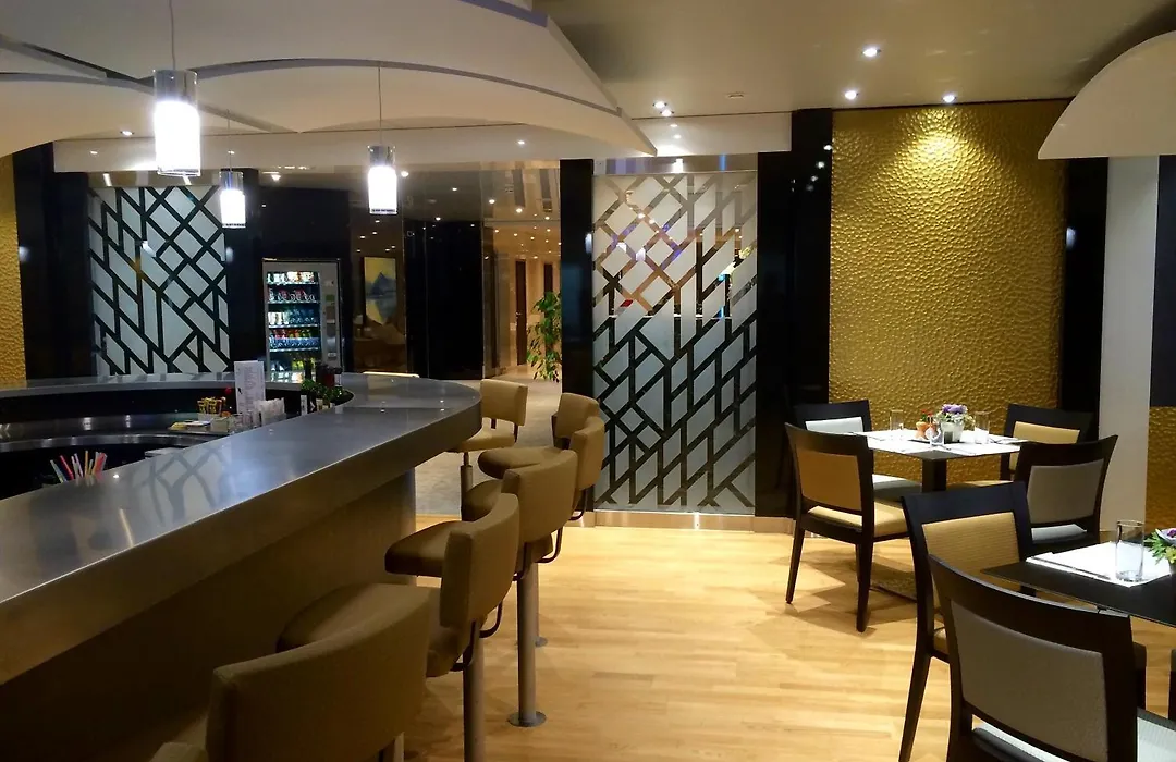 Nash Airport Hotel-1